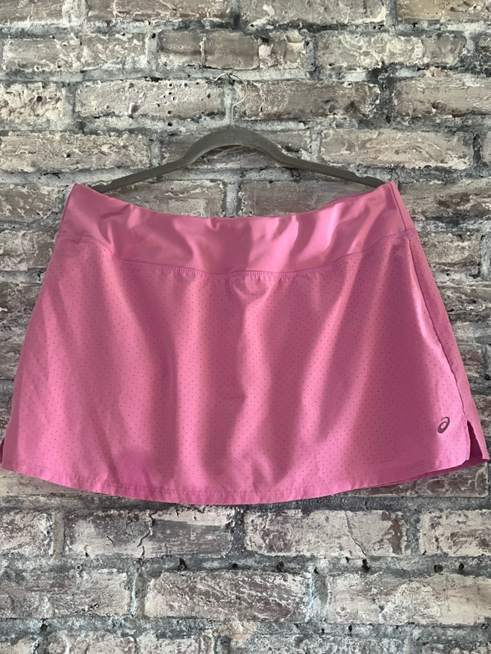 Asics Pink Perforated Athletic Skort:back zipper in excellent like new condition